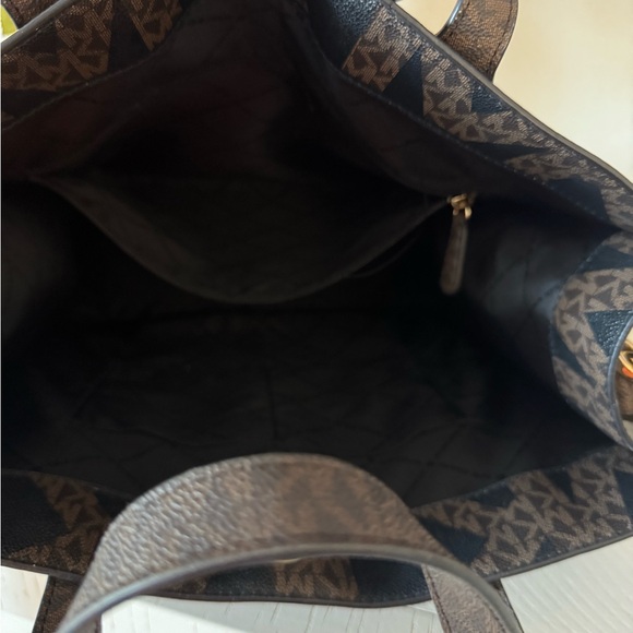 Authentic MK Extra Large Tote Bag - Picture 5 of 6